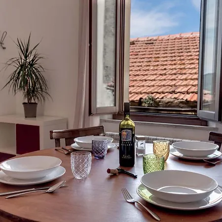 Vedetta Townhouse - E Nel Centro Storico By Be Vedetta Bed & Breakfast